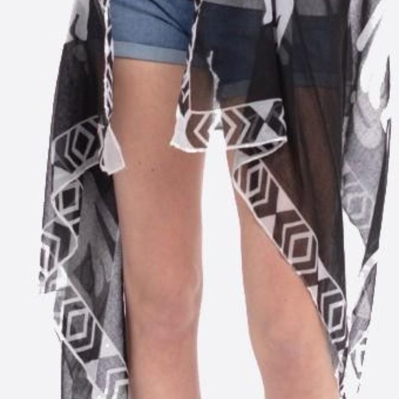 ❤️NWT *BOUTIQUE*  BLACK & WHITE  OPEN FRONT ELEPHANT VEST  OSFM - Picture 3 of 3